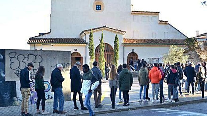 Cues a Figueres per fer de figurant en la nova sèrie de Mario Casas