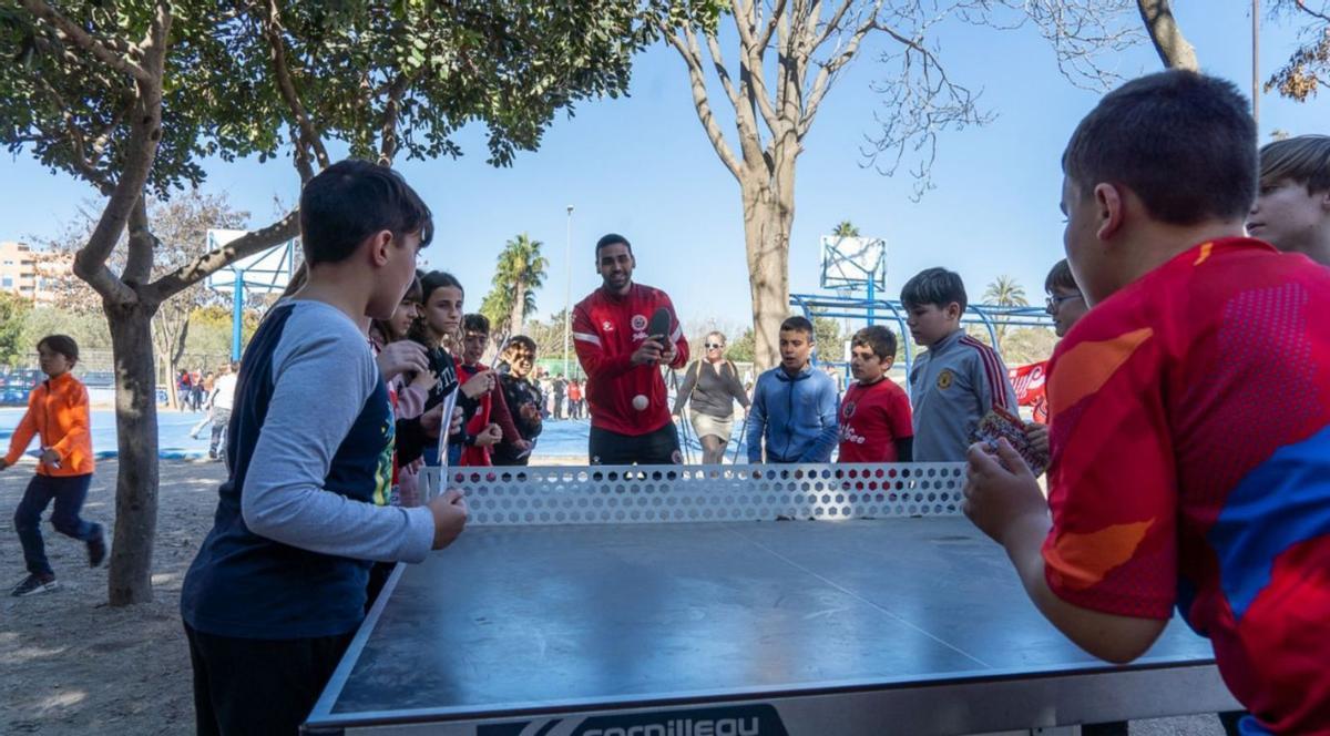 El Jimbee lleva la Supercopa al colegio público Vicente Ros de Ciudad Jardín