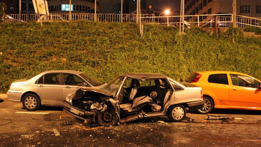 Un conductor ebrio protagoniza una colisión frontal con dos heridos en Vigo