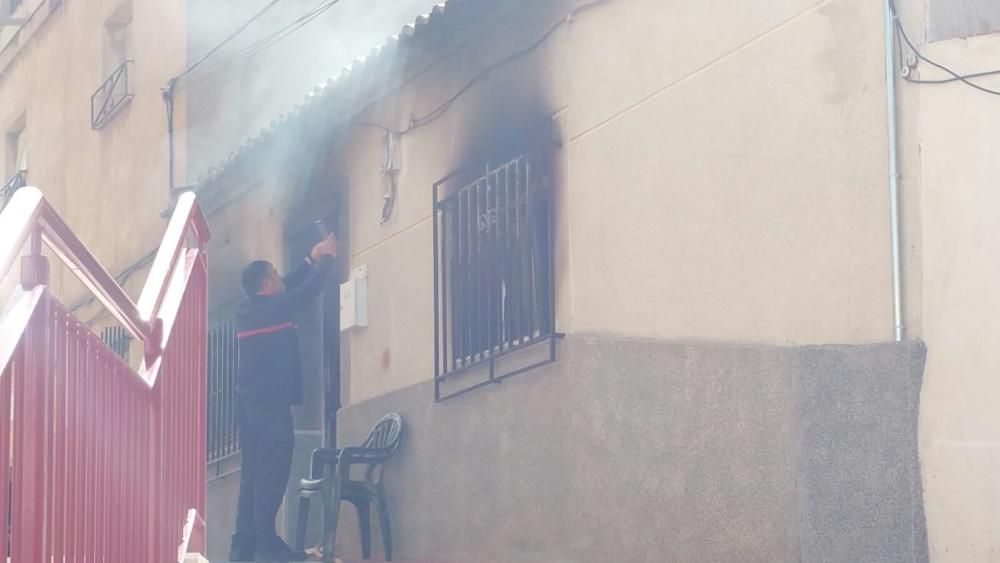 Incendio en una vivienda en la calle Ponce de León de Lorca