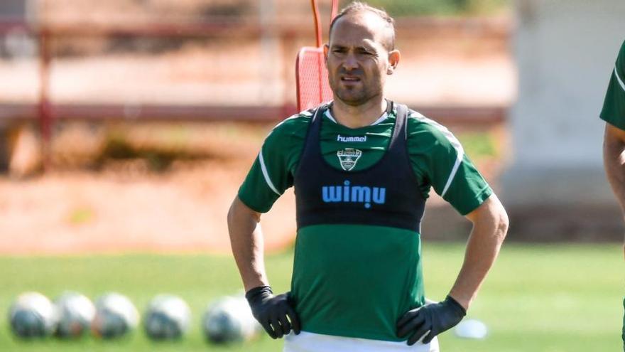 El capitán Nino durante un entrenamiento esta semana.