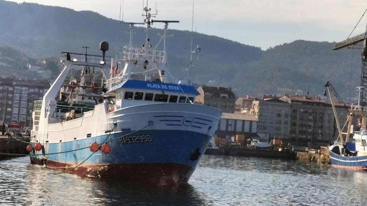 El puerto de Vigo pierde otro pesquero de Gran Sol: el "Playa de Tuya" ya es de Angola y agudiza la crisis de O Berbés
