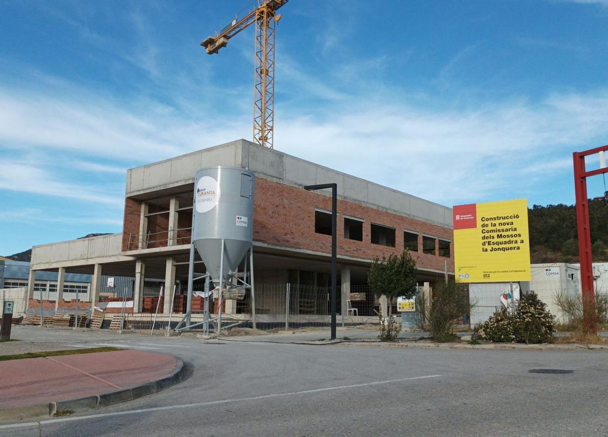 La nova comissaria dels Mossos d’Esquadra a la Jonquera està en fase de construcció. | SANTI COLL