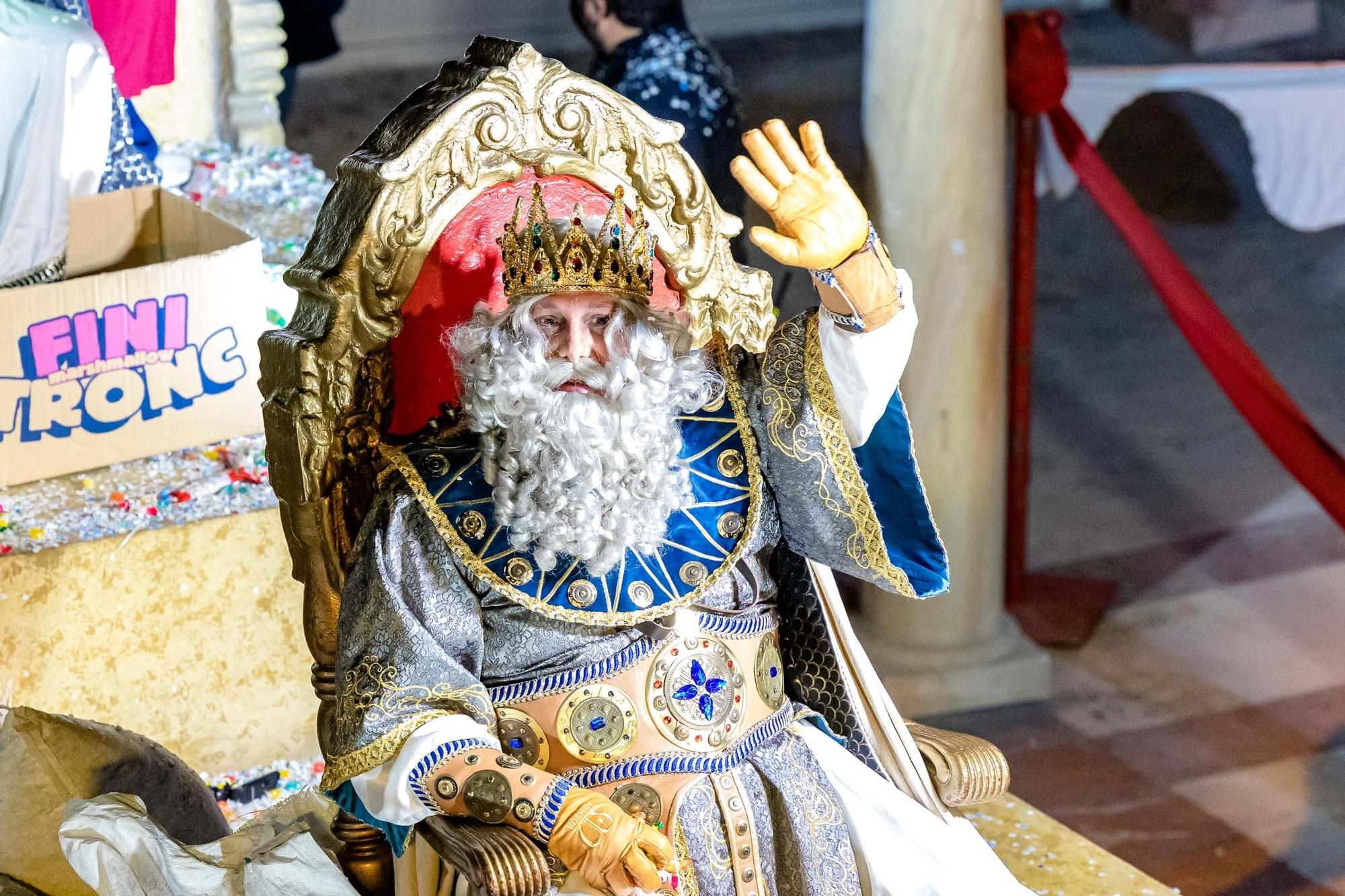 Los tres Reyes Magos fueron recibidos en el auditorio Julio Iglesias del Parque de L'Aigüera.