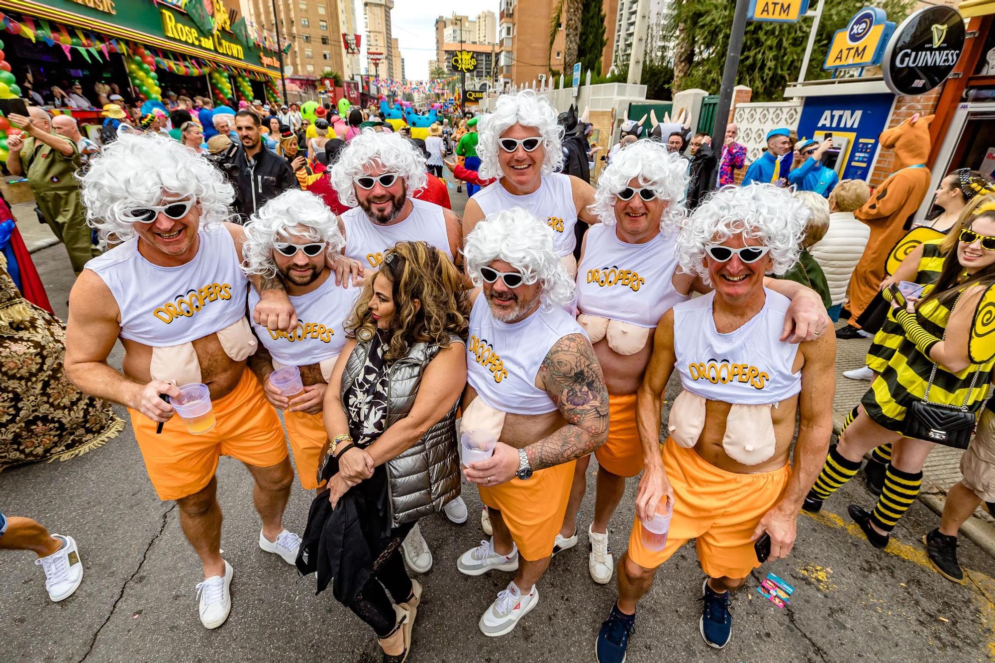 Así celebran los británicos la Fancy Dress Party 2023 en Benidorm