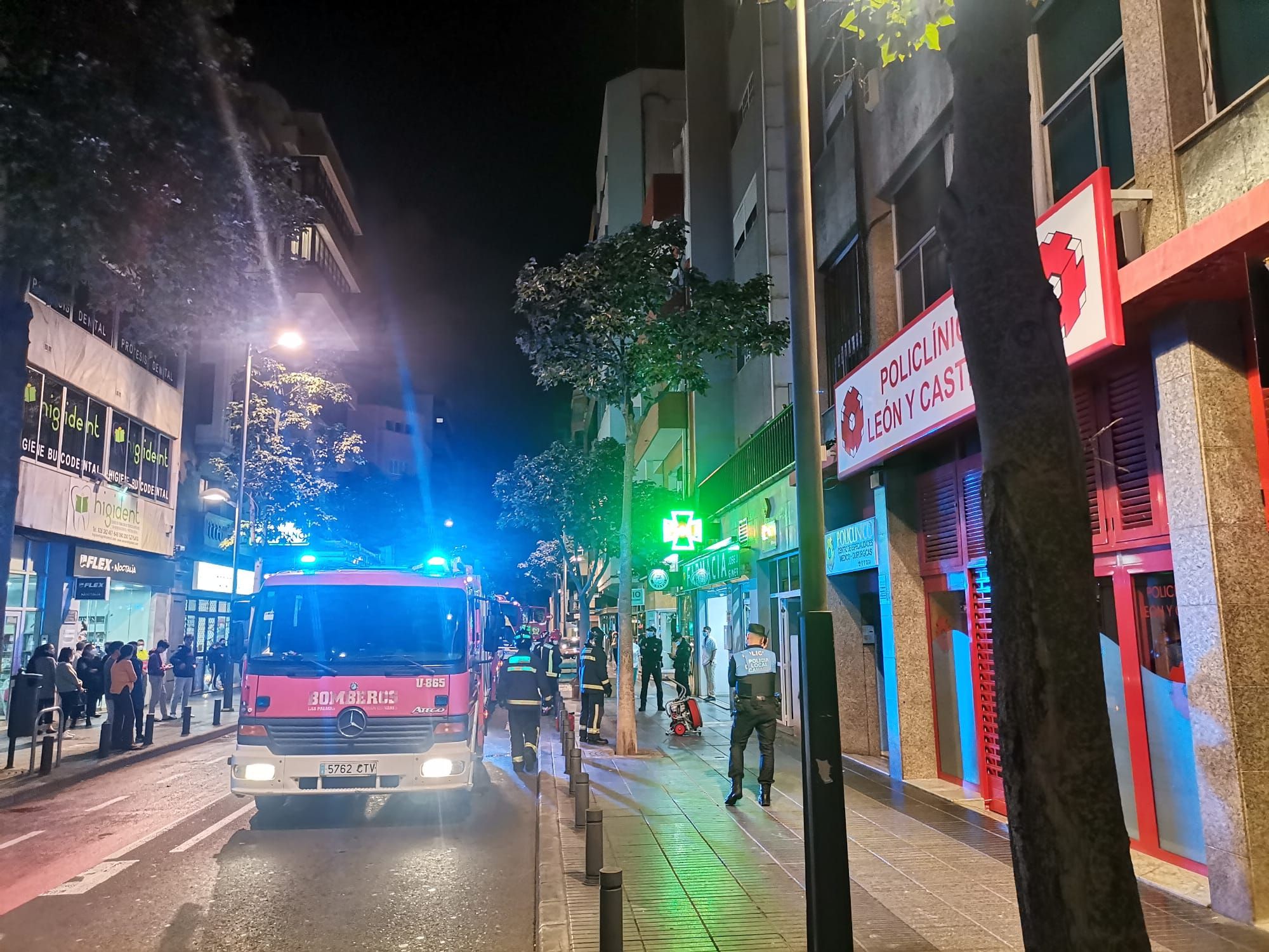 Incendio en una vivienda de León y Castillo