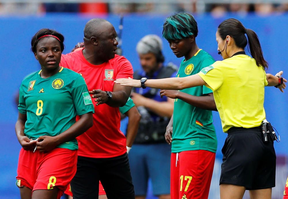 La selección femenina de Camerún la lía frente a I