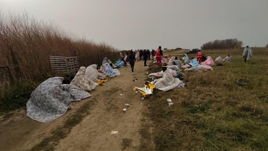 Tragedia en la costa de Italia por el naufragio de una patera con decenas de inmigrantes a bordo