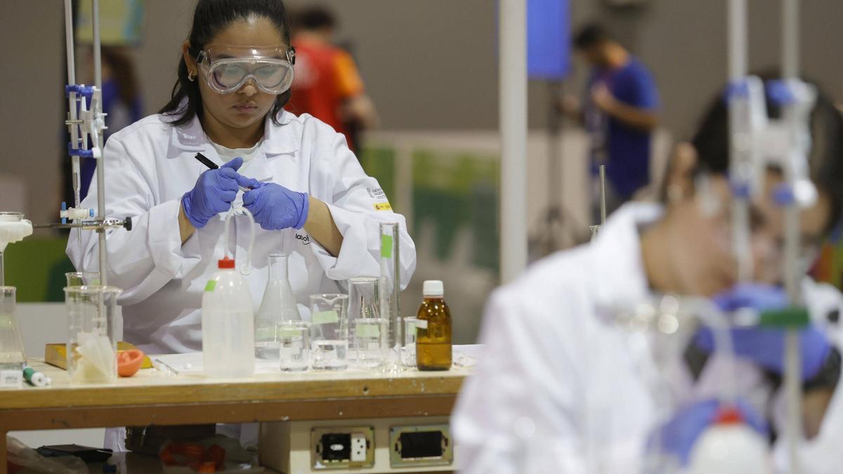 Alumnes  en les ‘Olimpíades’ d’FP de la Comunitat Valenciana, en Feria Valencia, en l’edició de 2025.