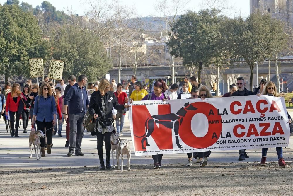 Concentració contra la caça a Girona