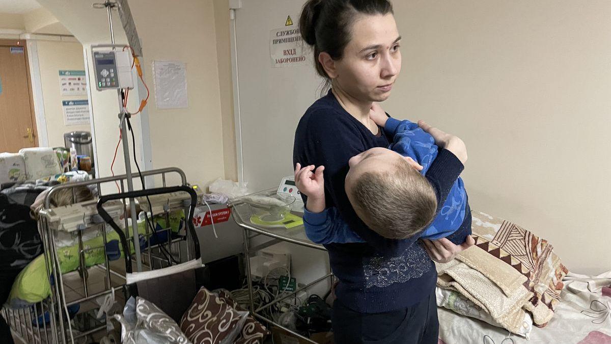 Aterriza en Torrejón la treintena de niños enfermos de cáncer provenientes de Ucrania.