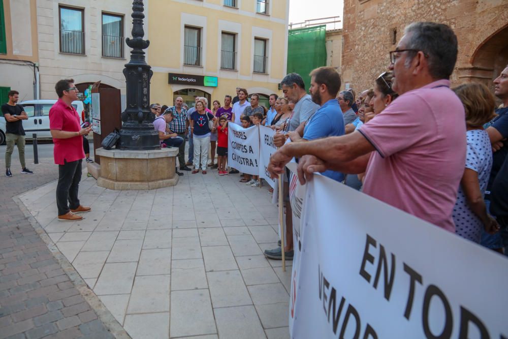 Unas 100 personas se concentran en favor de la autovía Llucmajor-Campos