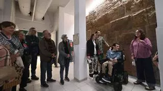 Ruta guiada por la muralla de Barcelona para romper los muros de la discapacidad