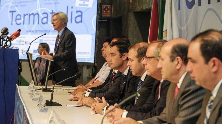 Rubín y los representantes de Coahuila en el acto de presentación de Termatalia 2016. // Brais Lorenzo