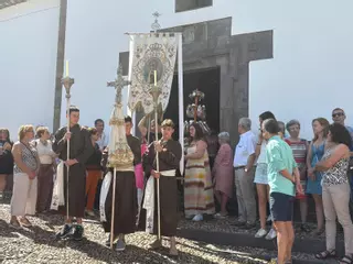 La pólvora acompañó a la primera procesión del Carmen en Cangas del Narcea
