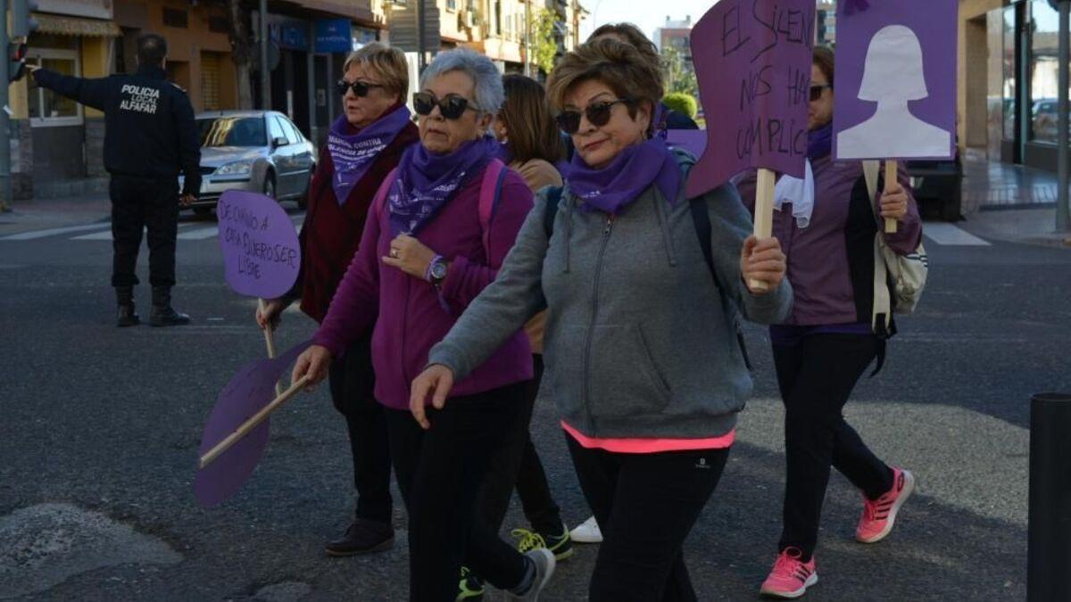 Marcha contra la violencia de la mujer que recorrió varios muncipios de l&#039;Horta Sud el año pasado.