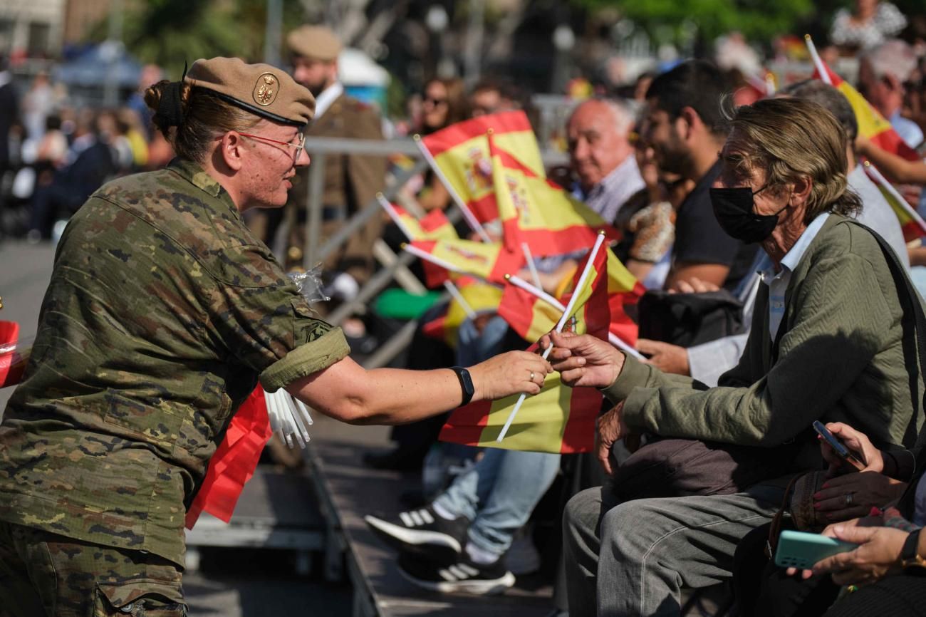 Jura de Bandera de civiles en Santa Cruz