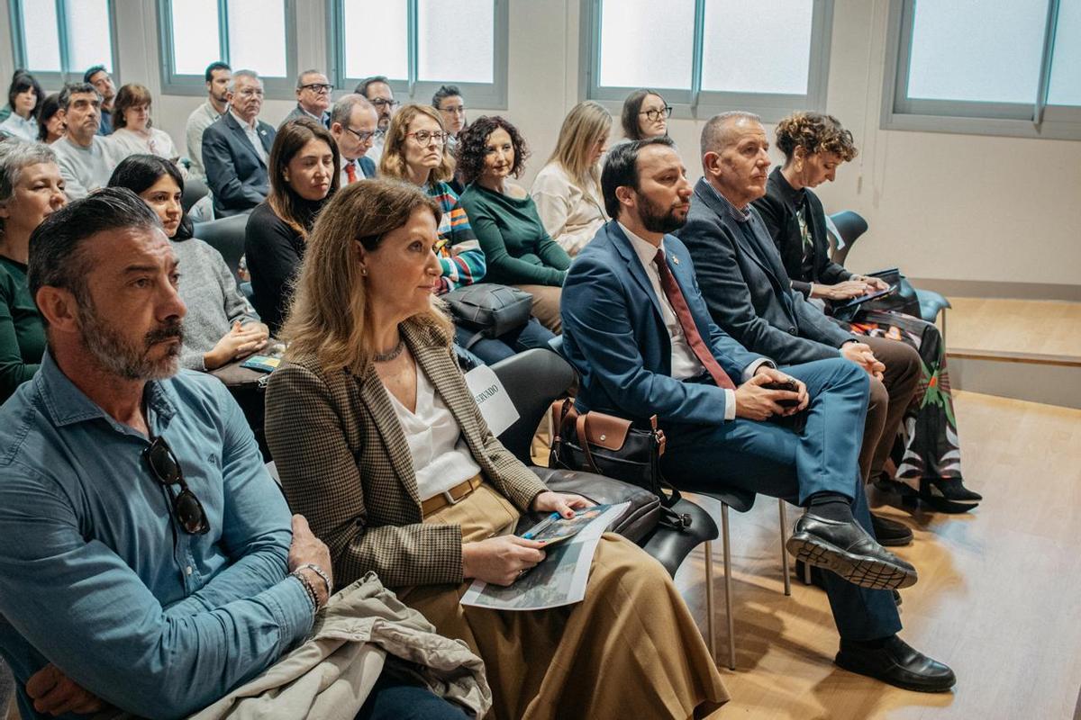 Vilanova, Sales y Toledo han asistido a la jornada.