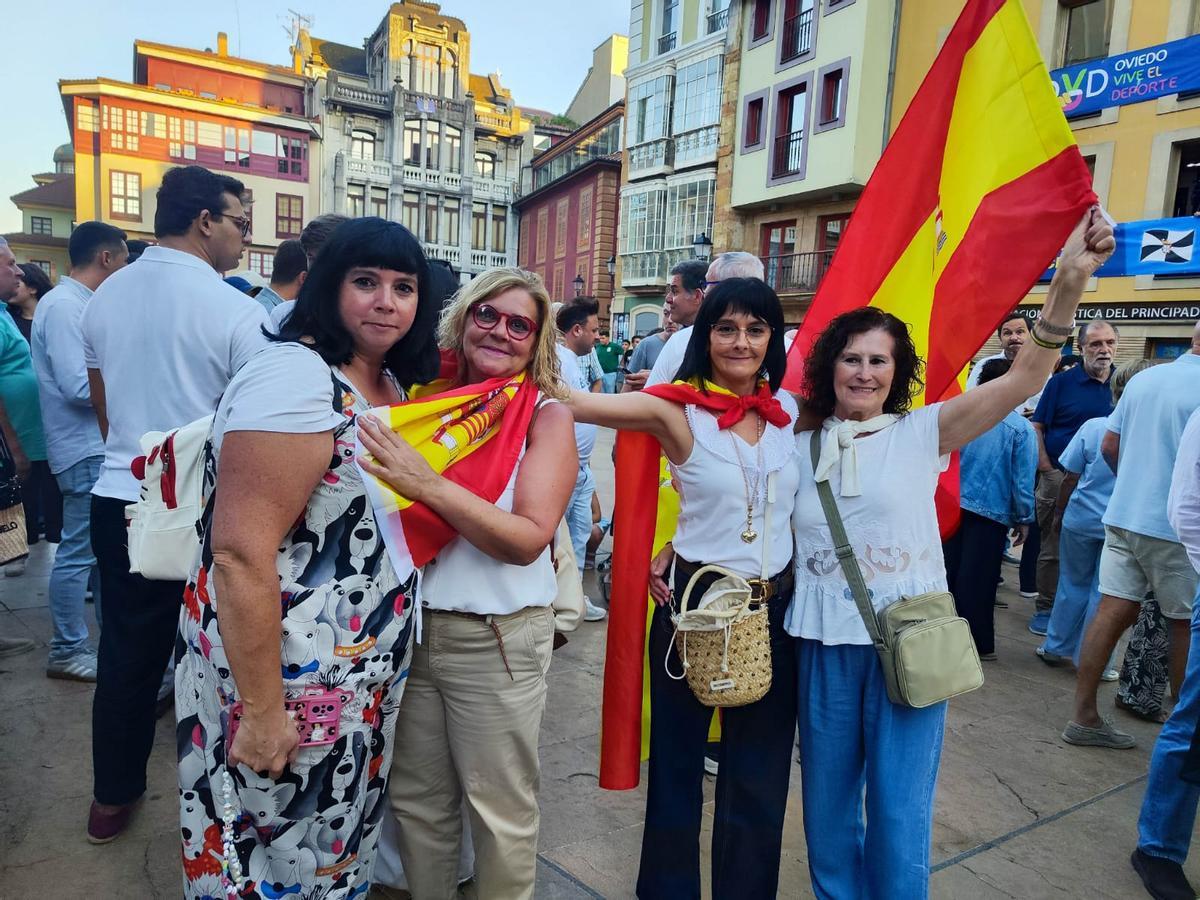 Silvia Castrillo, Blanca García, Mónica Vigil y Maria del Carmen Muslera.