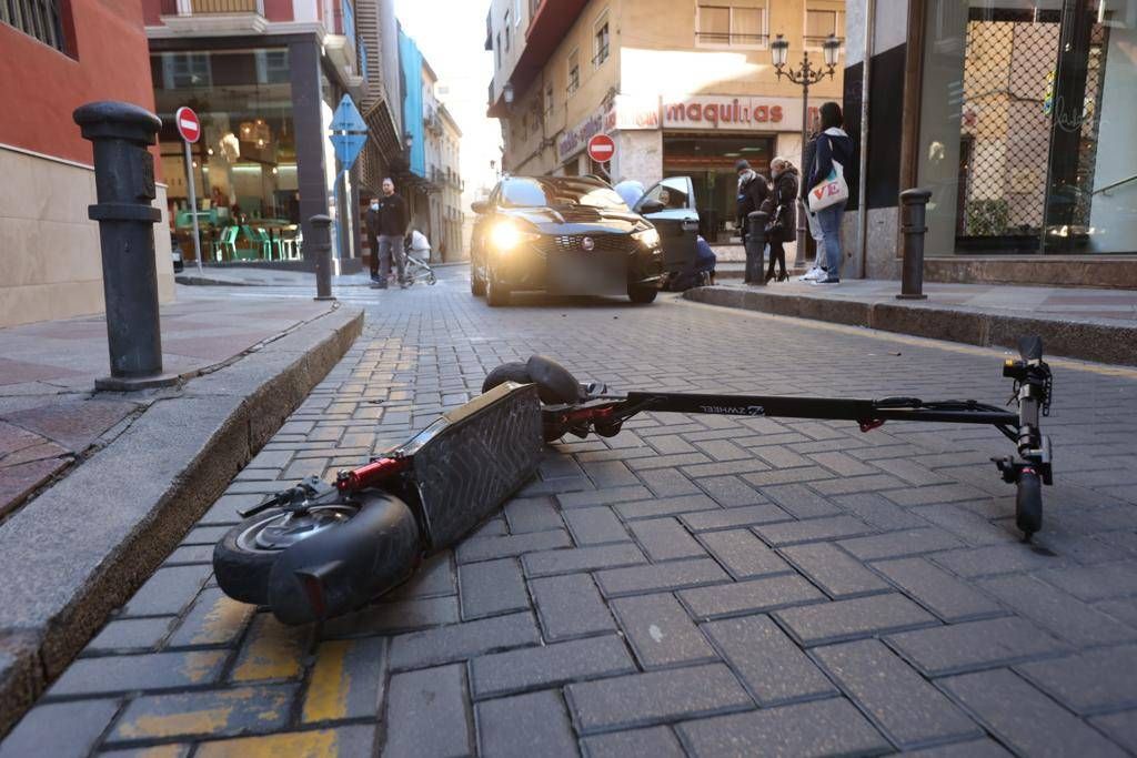 Un coche atropella al usuario de un patinete eléctrico en el Centro de Alicante
