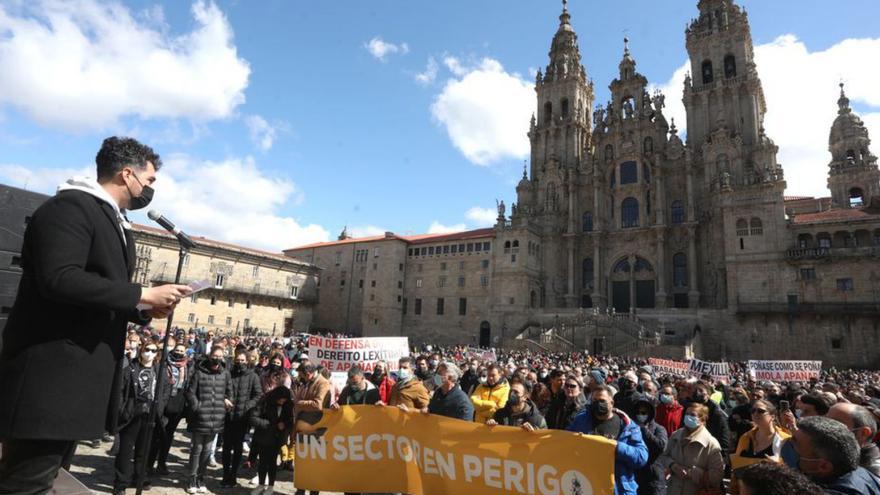 La &quot;guerra de la mejilla&quot; amenaza la fiesta del relevo presidencial