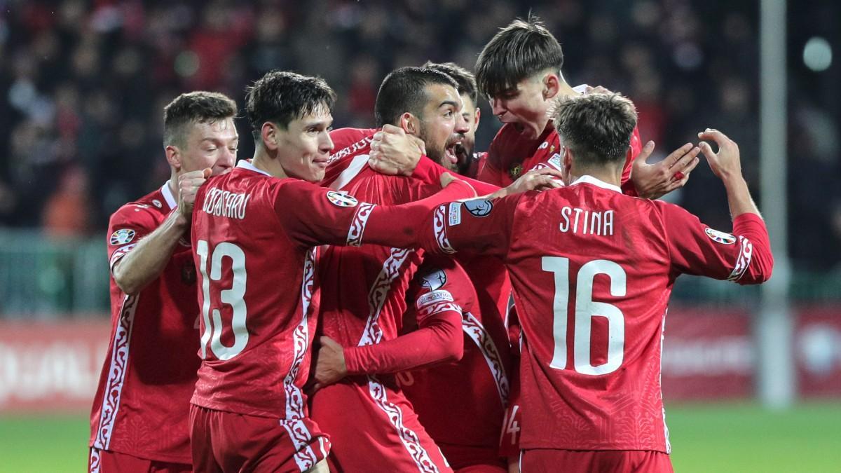 La selección de Moldavia celebrando uno de sus goles