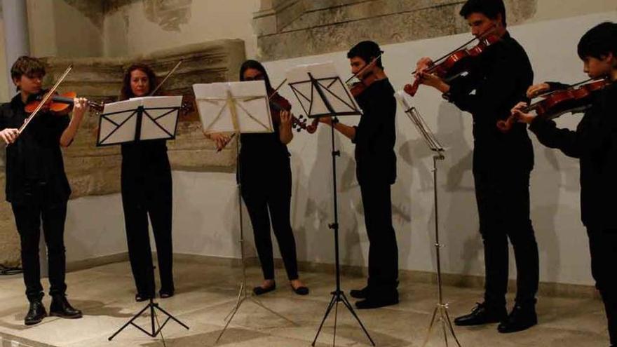 Concierto de Ensemble de Violas en la Biblioteca.