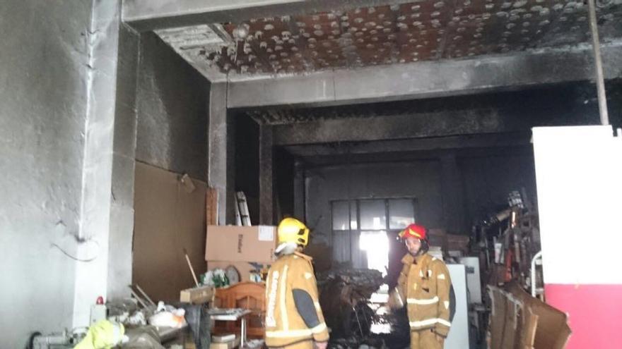 Un hombre resulta herido en un incendio en un edificio de Teulada-Moraira