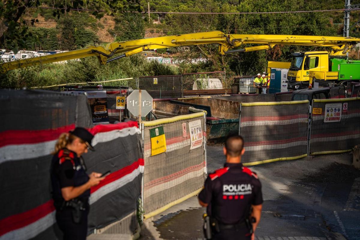 Colapso en el pozo que conecta las obras subterráneas de la R2 en Vallbona