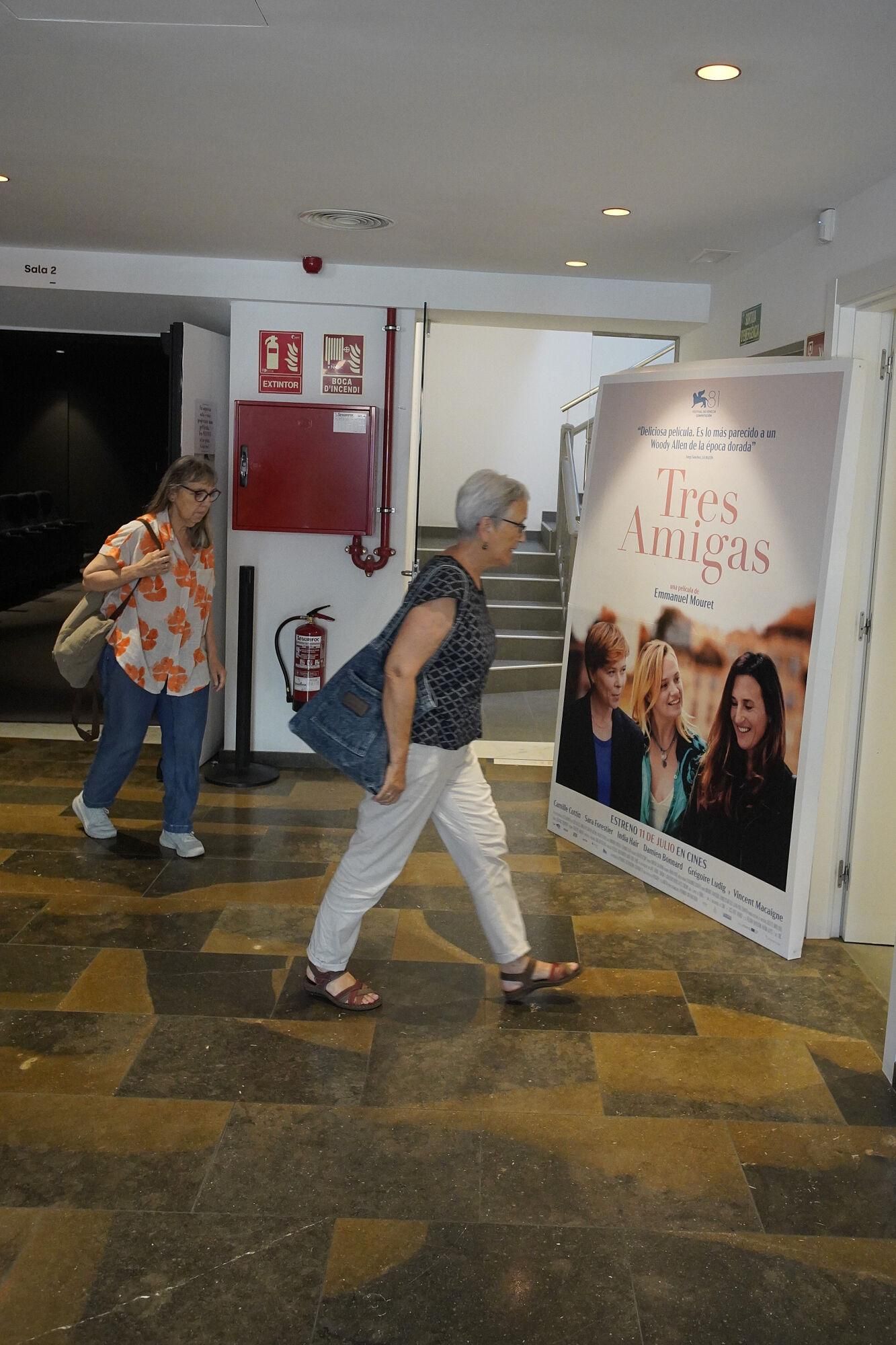 Girona cinema Truffaut projecció de "Tres amigas" un dels grans èxits del cinema independent aquest estiu