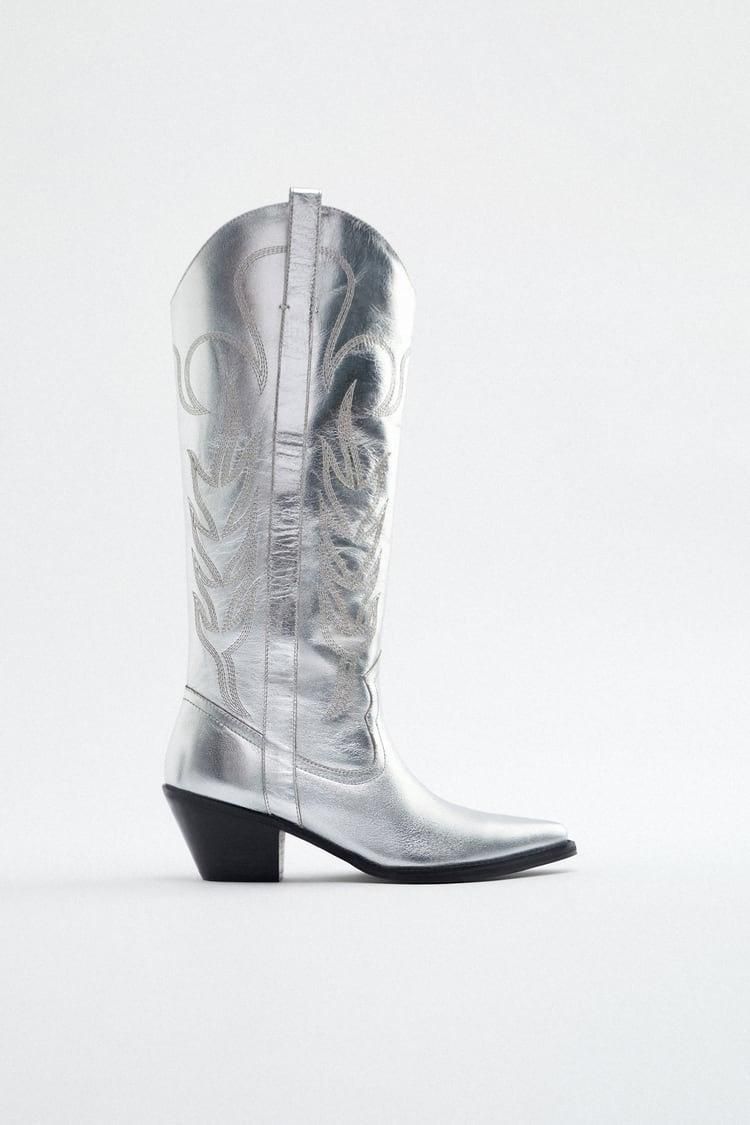 Botas plateadas de cowboy de Zara