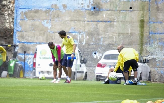 Entrenamiento de la UD Las Palmas en Barranco ...