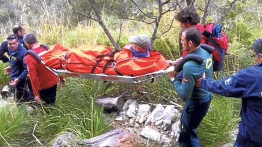 Guardia Civil y Bombers rescatan a un excursionista herido en Bunyola