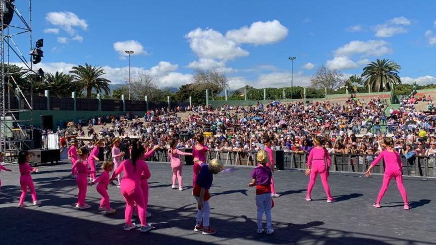 Los alumnos de cinco escuelas de baile del municipio actuaron ayer en el auditorio del parque de San Juan. | | LP/DLP