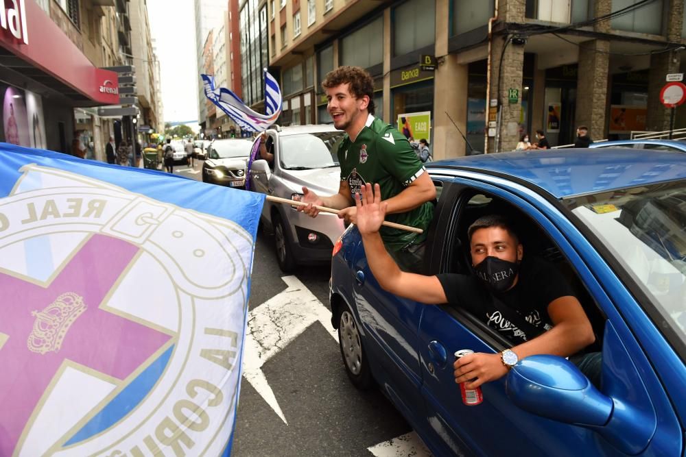 La caravana en defensa del Deportivo colapsó el tráfico en varios puntos de A Coruña.