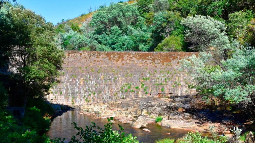 El derribo de la presa de Ponte Inferno en el río Verdugo, más cerca