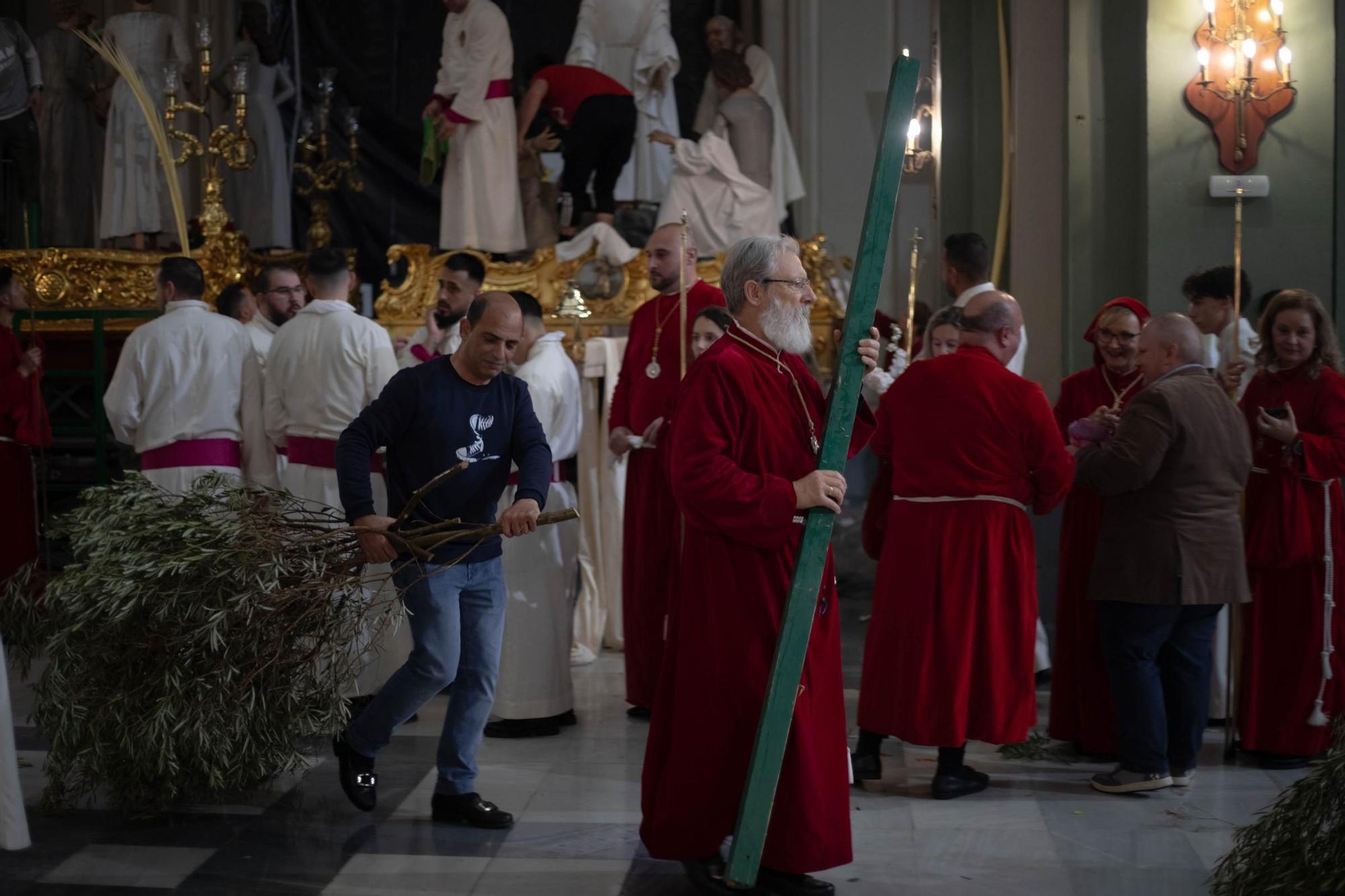 Las imágenes de la procesión de Domingo de Ramos en Cartagena, frustrada por la lluvia