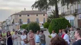 Un centenar de vecinos se concentra en Trujillo para protestar contra la gestión municipal