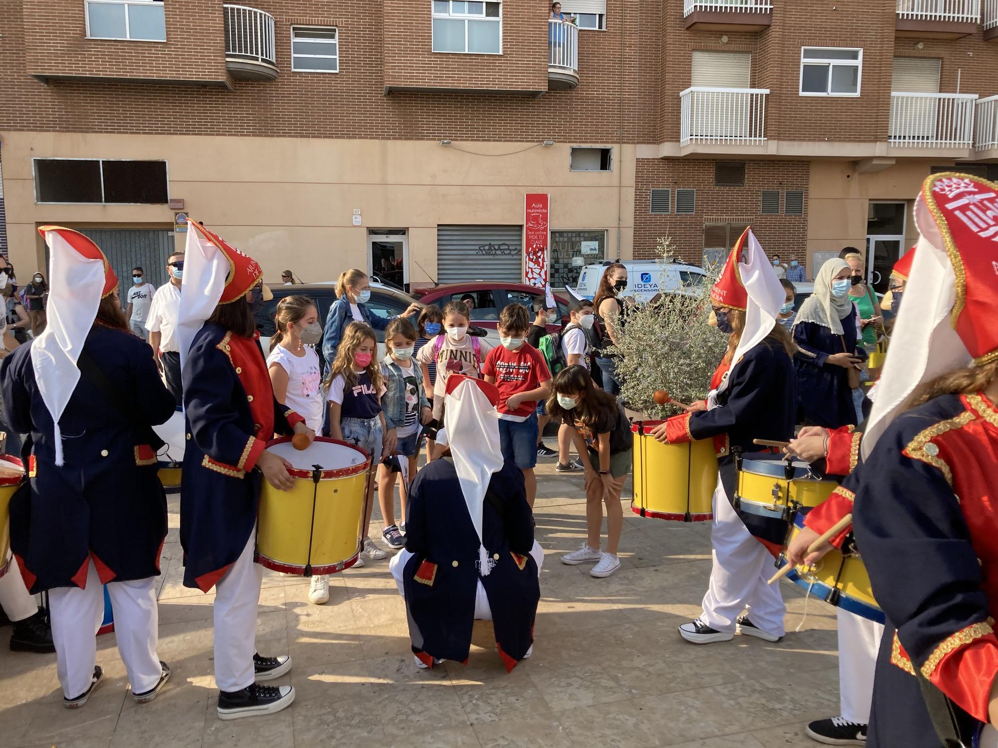 El Tio de la Porra de Gandia da la bienvenida a las fiestas