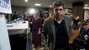 El presidente del PPCV y presidente de la Generalitat valenciana, Carlos Mazón, a su llegada a la Junta Directiva Autonómica del PPCV, en el Hotel Turia, a 5 de diciembre de 2024, en Valencia, Comunidad Valenciana (España). Mazón ha presidido hoy la primera Junta Directiva Autonómica de PPCV tras el paso de la DANA que arrasó Valencia el pasado 29 de octubre, a la que ha asistido el portavoz del PP en el Congreso para mostrar el apoyo de la Ejecutiva Nacional al presidente valenciano. 05 DICIEMBRE 2024;PPCV;VALENCIA;COMUNIDAD VALENCIANA;MAZÓN;PRESIDENTE; Eduardo Manzana / Europa Press 05/12/2024. CARLOS MAZÓN;Eduardo Manzana;category_code_new