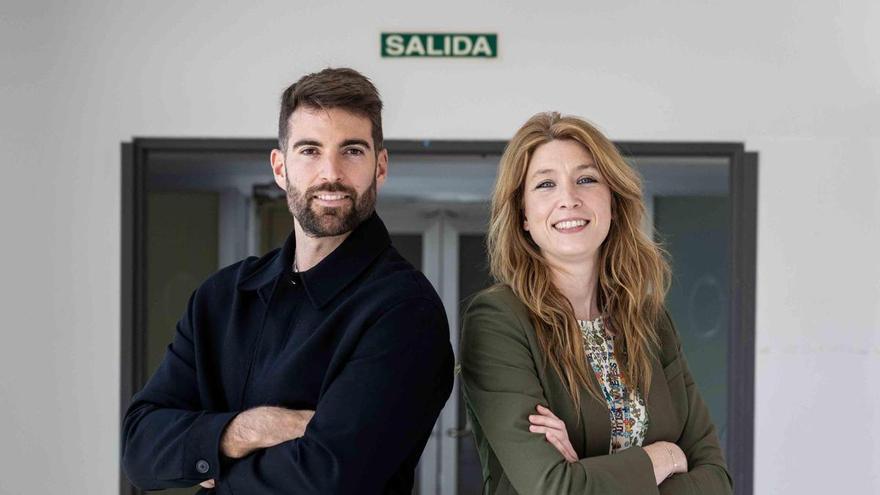 Margarita Carrasco y Carlos Cabrera, psicólogos de la unidad de detección precoz del Hospital de Torrevieja