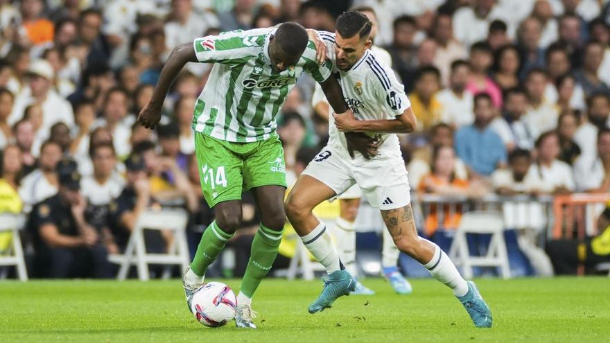 Dani Ceballos en un partido contra el Real Betis.