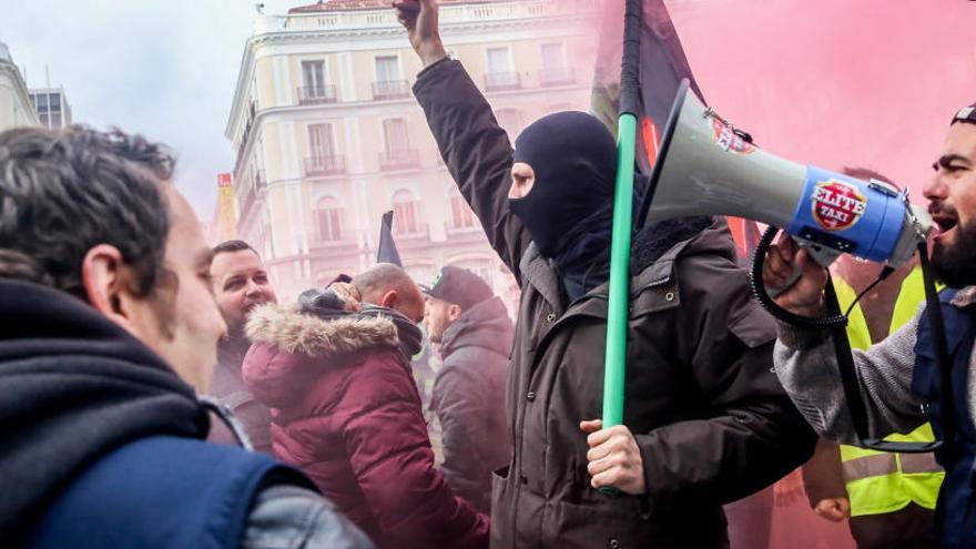 Concentración de taxistas en la Puerta del Sol.