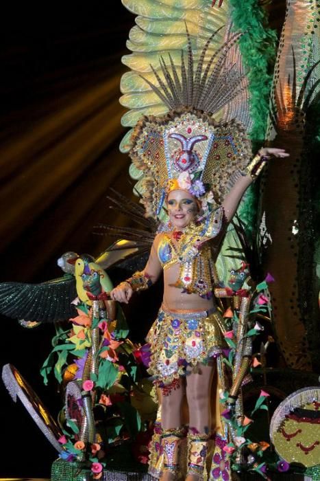 Andrea Guerrero, de la comparsa Los Gnomos, reina infantil del Carnaval de Cartagena 2017