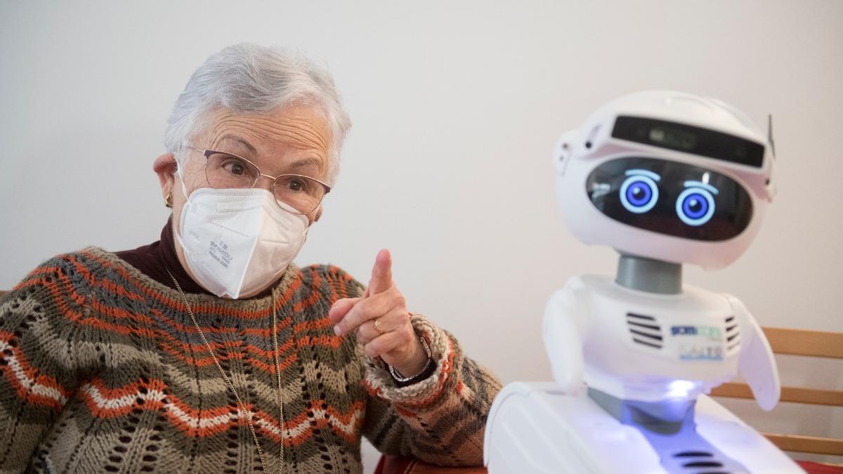 Misty, el robot que acompaña a personas mayores que viven solas