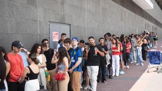 La tienda de Quevedo en Tenerife desata la locura con cientos de personas en cola