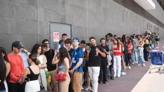 La tienda de Quevedo en Tenerife desata la locura con cientos de personas en cola