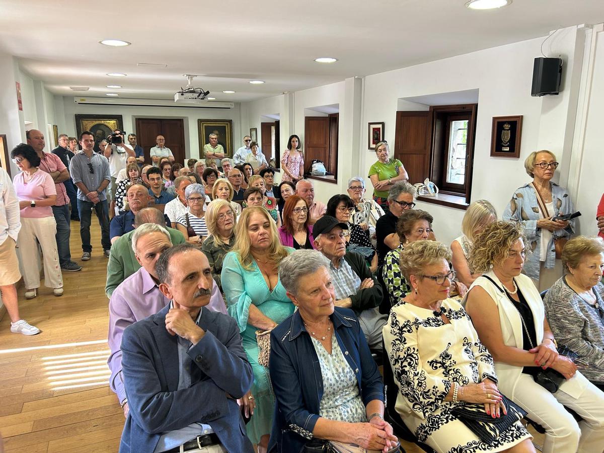 Los descendientes, durante el acto de presentación del libro.