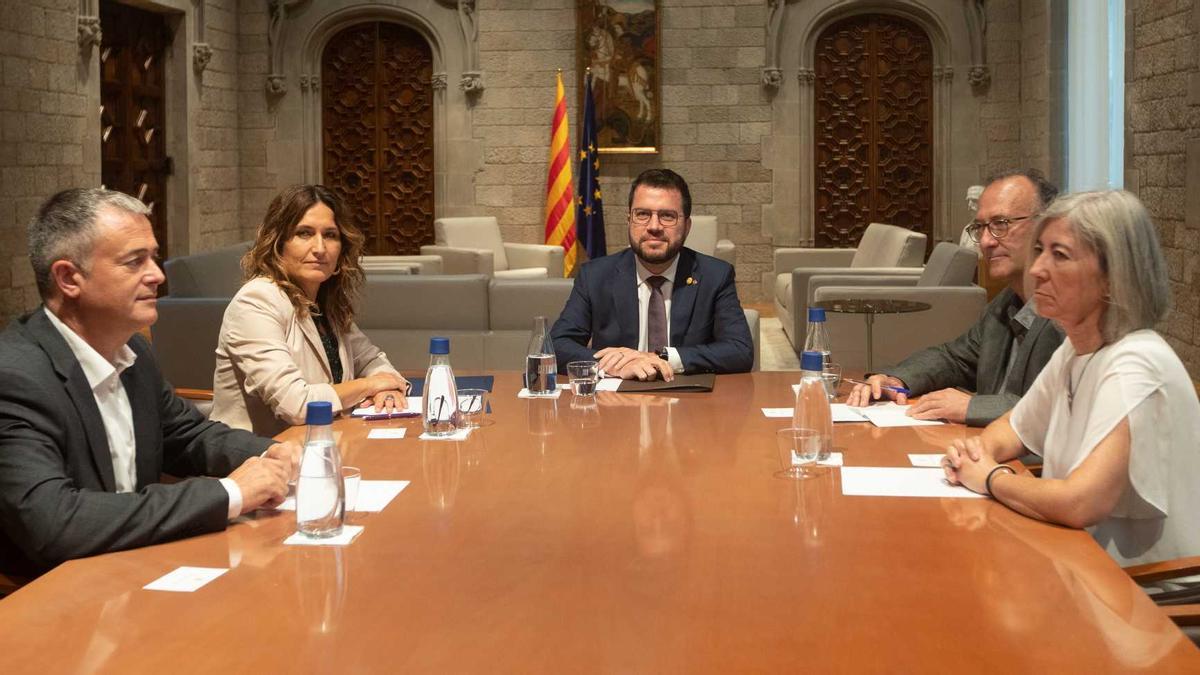 El president de la Generalitat, Pere Aragonès, i la consellera de la Presidència, Laura Vilagrà, es reuneixen amb la presidenta de l&#039;ANC, Dolors Feliu, el president d&#039;Òmnium, Xavier Antich, i el president de l&#039;AMI, Jordi Gaseni