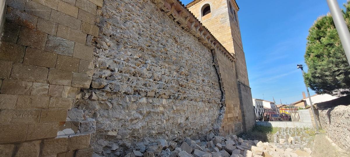 Derrumbe del paño norte de la iglesia de San Andrés de Ávila, que data del siglo XII.